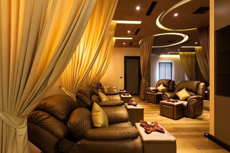 Grand 5 Hotel & Plaza Sukhumvit Bangkok