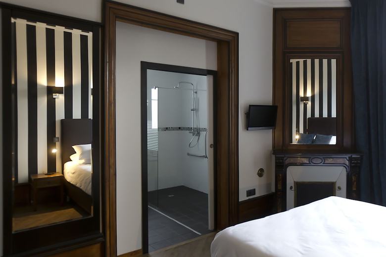 Hotel H�tel Val�zieux
