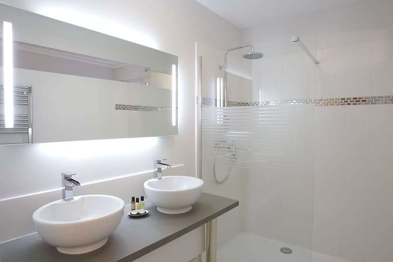 Hotel H�tel Val�zieux