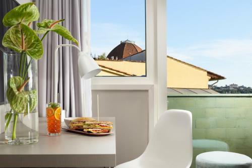 Glance Hotel In Florence