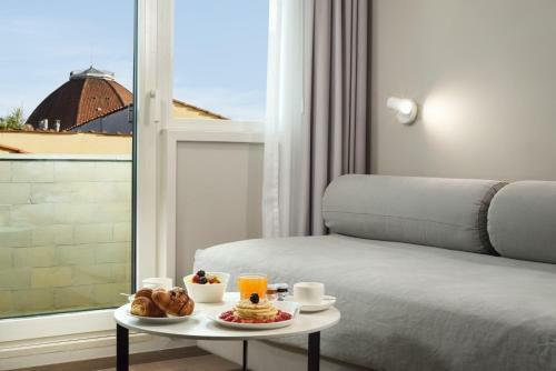 Glance Hotel In Florence