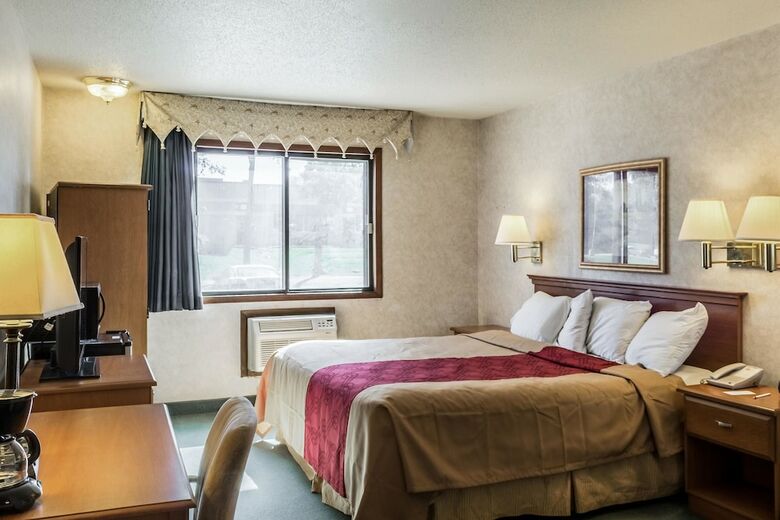 Hotel Econo Lodge North