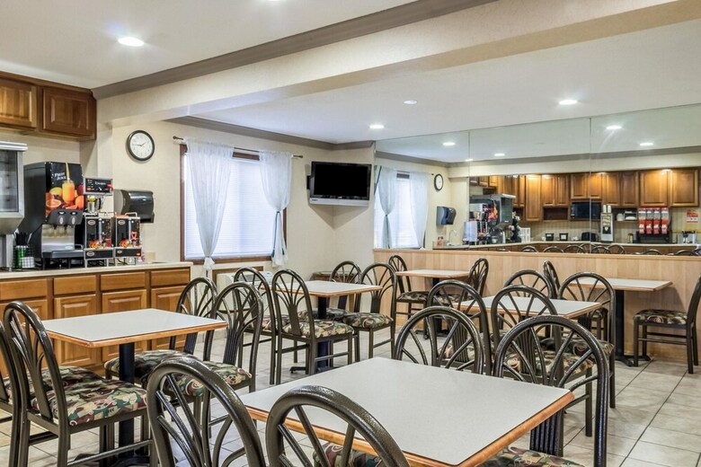 Hotel Econo Lodge North