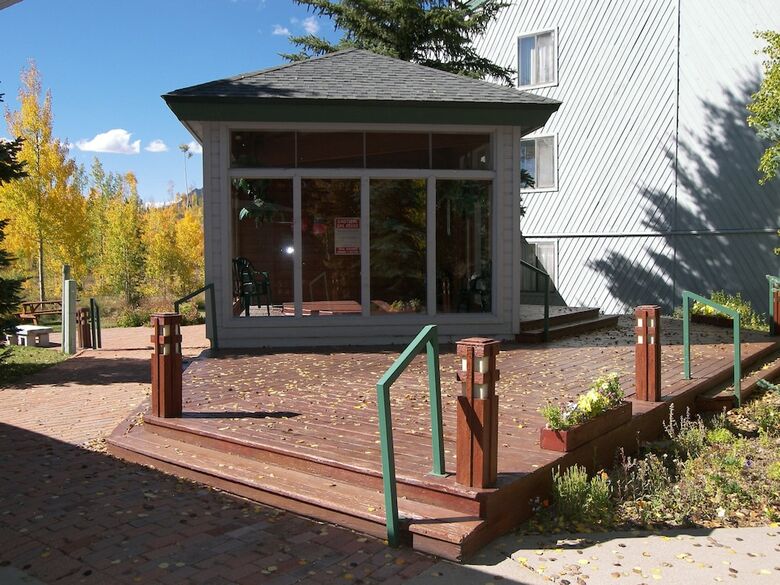 Saltlick 2 Bed 2 Bath