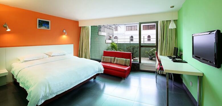 Ln White House Hotel