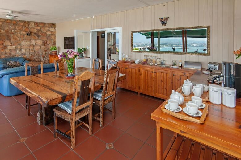 18 On Kloof Bed And Breakfast