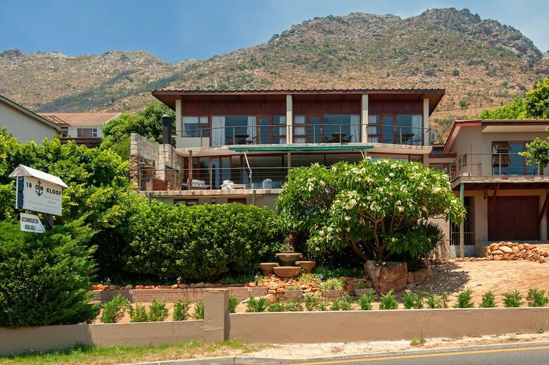 18 On Kloof Bed And Breakfast