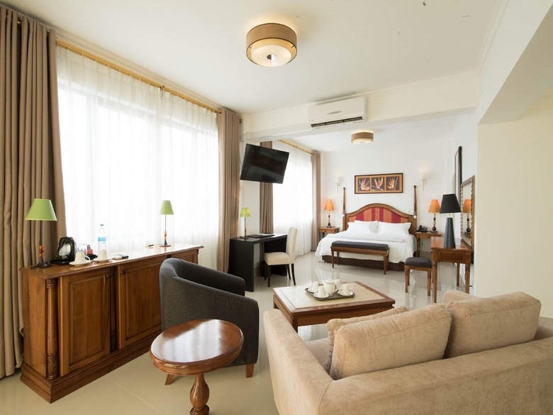 Palms Hotel