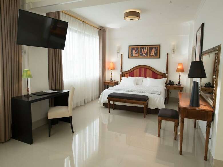 Palms Hotel