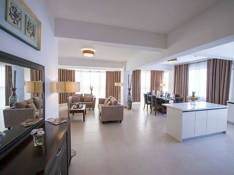 Palms Hotel