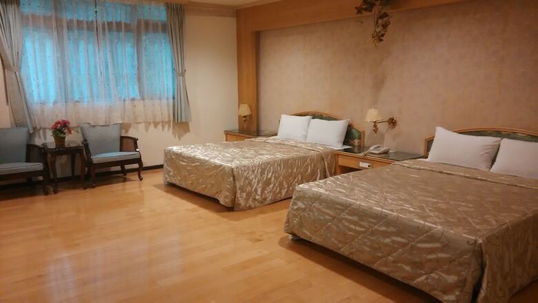 Green City Hotel