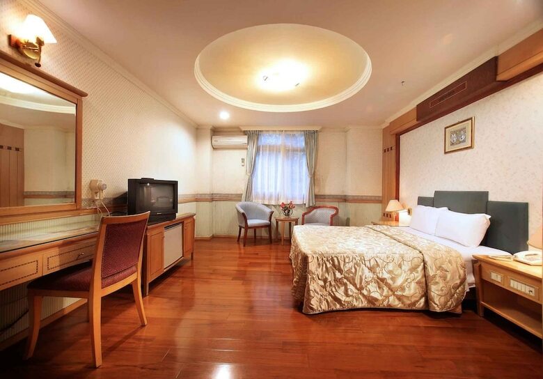 Green City Hotel