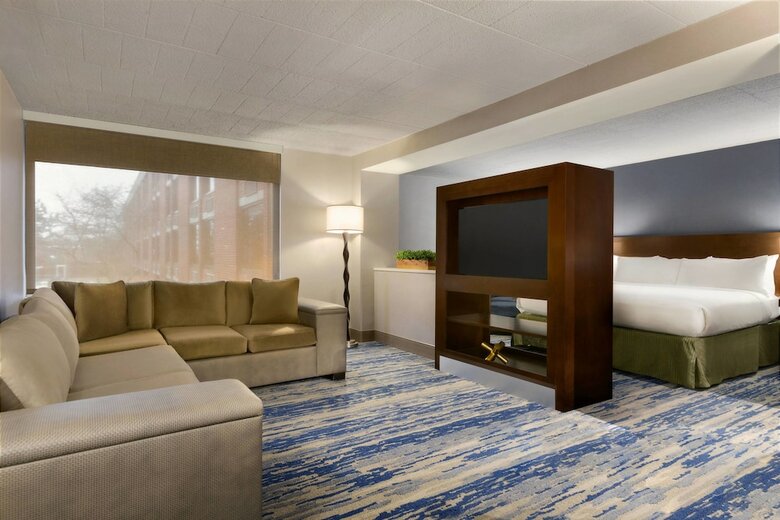 Delta Hotels By Marriott Detroit Metro Airport