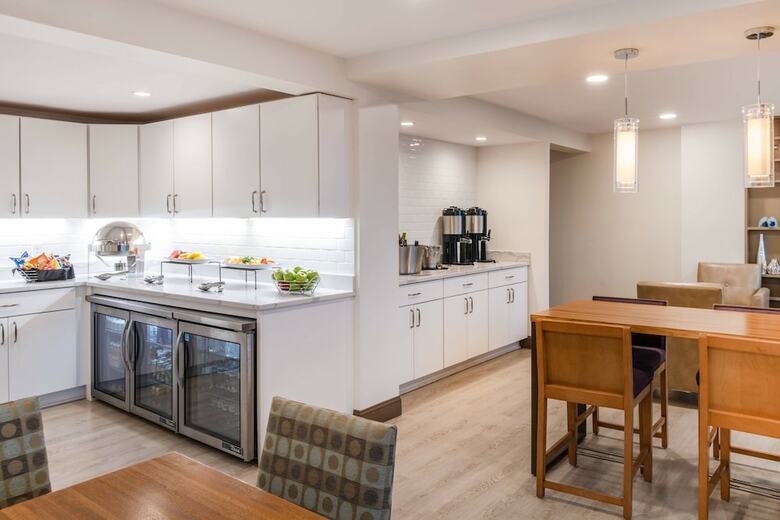 Delta Hotels By Marriott Detroit Metro Airport
