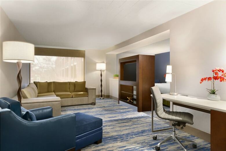 Delta Hotels By Marriott Detroit Metro Airport