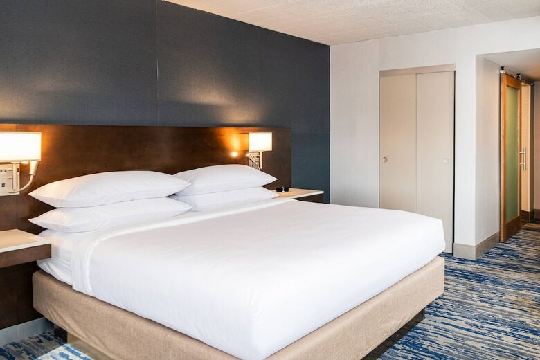 Delta Hotels By Marriott Detroit Metro Airport