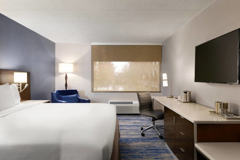 Delta Hotels By Marriott Detroit Metro Airport