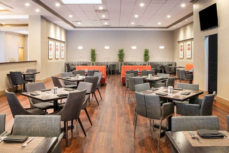Delta Hotels By Marriott Detroit Metro Airport