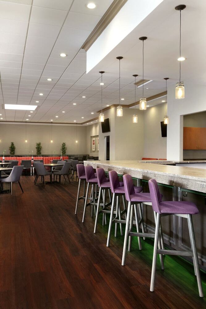Delta Hotels By Marriott Detroit Metro Airport