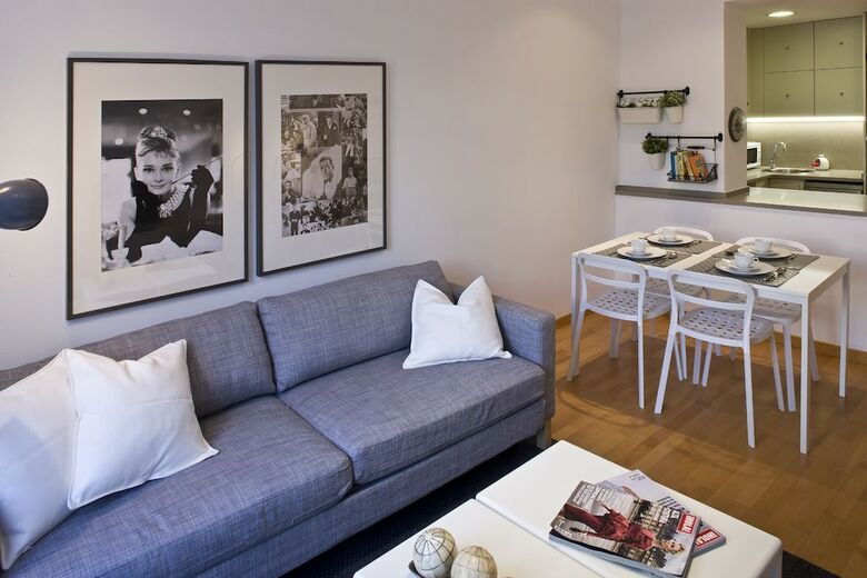 Apartamentos Flateli Lluria