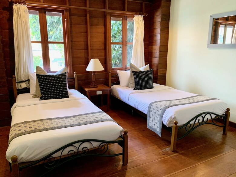 Riverhouse Hotel (The Teak House)