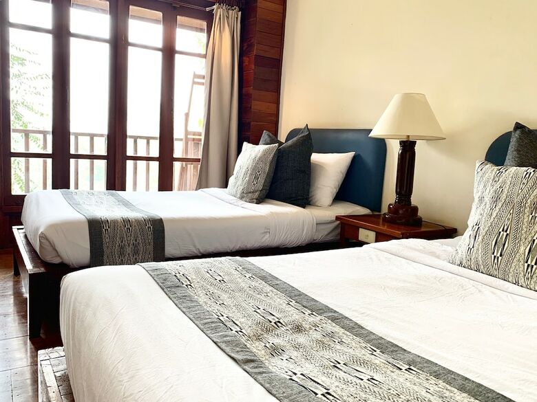 Riverhouse Hotel (The Teak House)