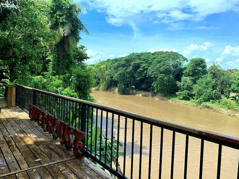 Riverhouse Hotel (The Teak House)