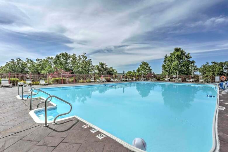 King Condo At Holiday Hills
