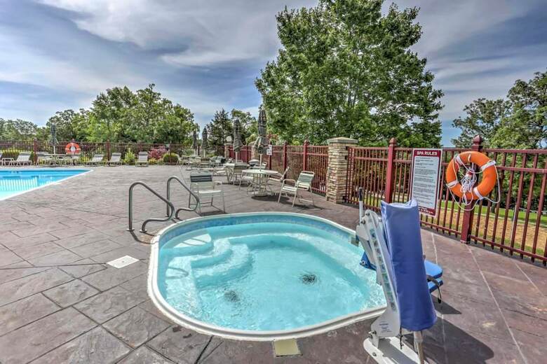 King Condo At Holiday Hills