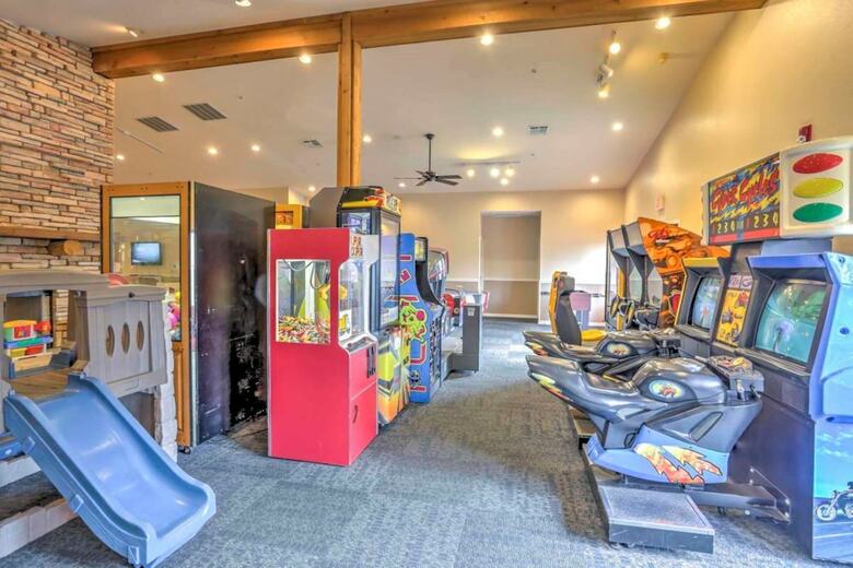 King Condo At Holiday Hills