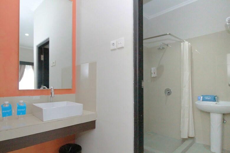 Hotel Airy Kuta Kubu Anyar 40 Bali