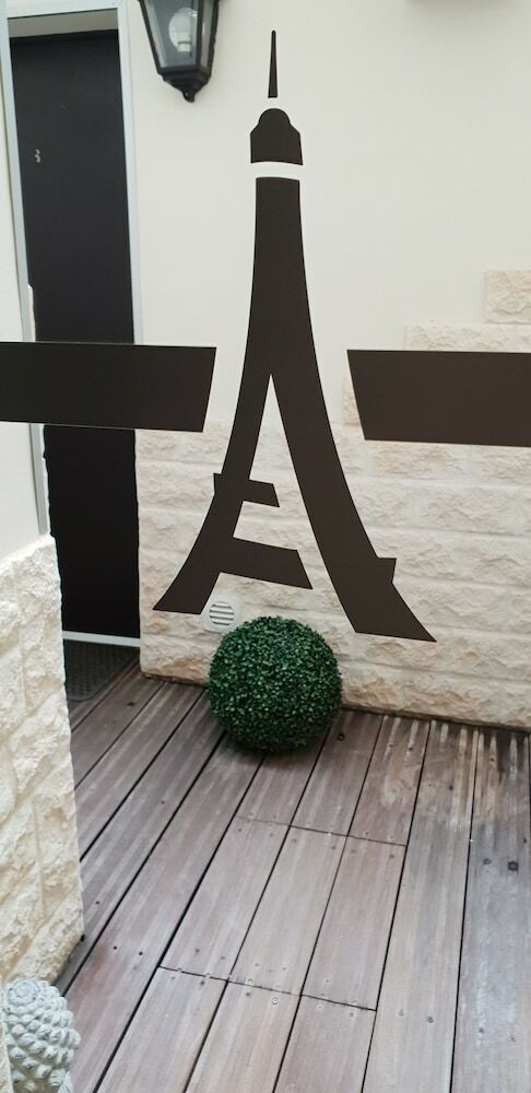 Hotel H�tel de La Paix Tour Eiffel