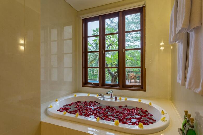 Villa River Sakti Resort