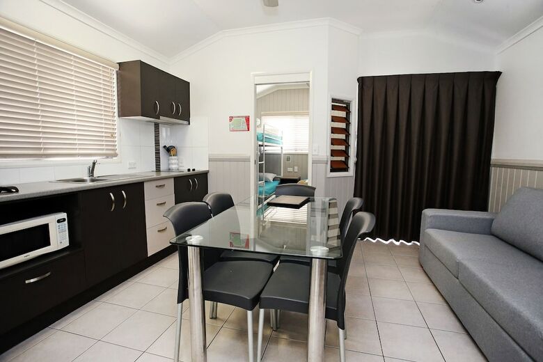 Cabana Big4 Rowes Bay Beachfront Holiday Park