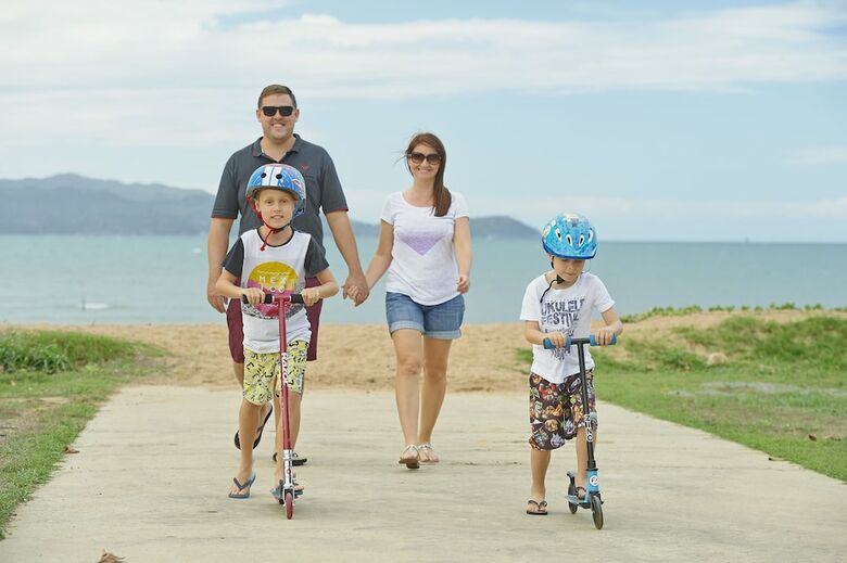 Cabana Big4 Rowes Bay Beachfront Holiday Park