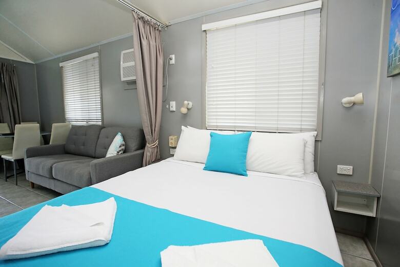 Cabana Big4 Rowes Bay Beachfront Holiday Park