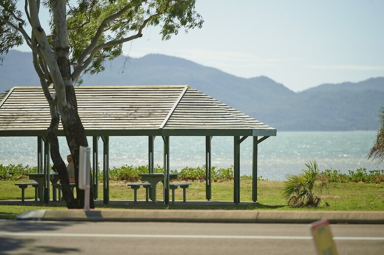 Cabana Big4 Rowes Bay Beachfront Holiday Park