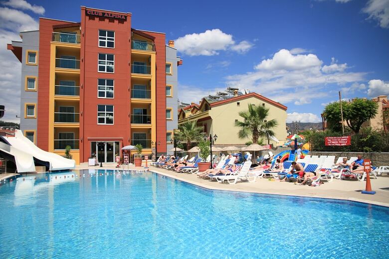 Club Alpina Apartments