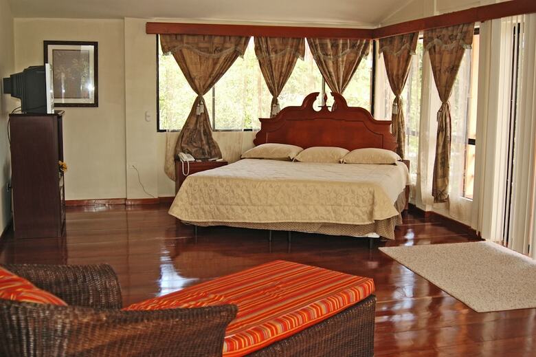 Hotel Oasis Bluefields