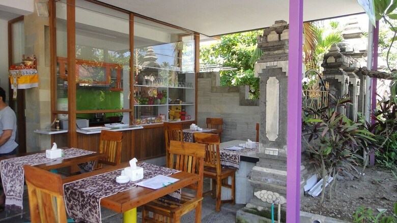 The Arya Hotel