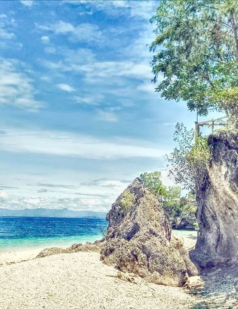 Hotel Santander Pebbles Beach Resort
