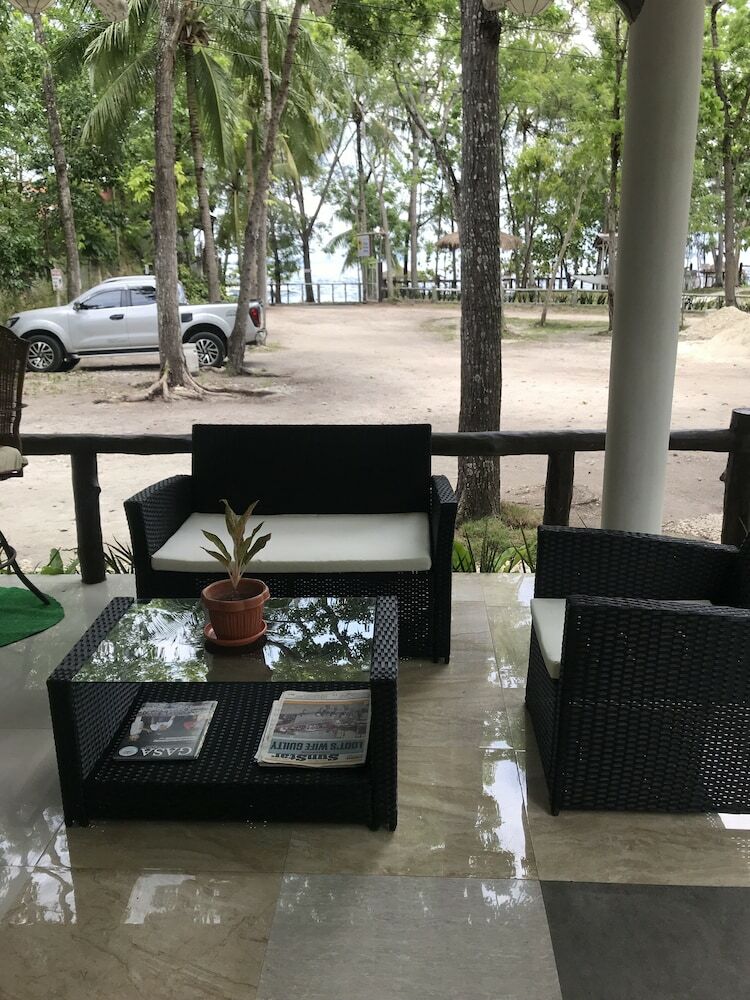 Hotel Santander Pebbles Beach Resort