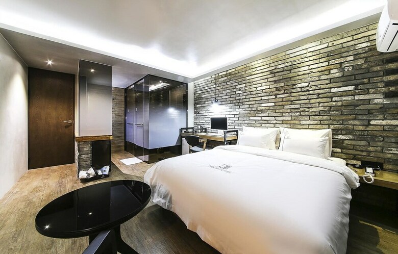 Neue Hotel