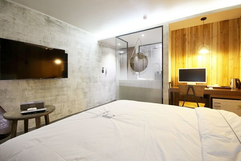 Neue Hotel