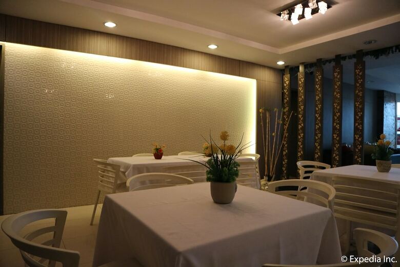 Magallanes Square Hotel