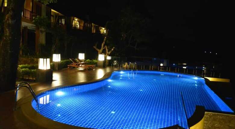 Victoria Cliff Hotel & Resort