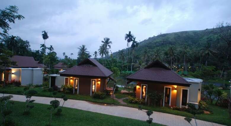 Victoria Cliff Hotel & Resort