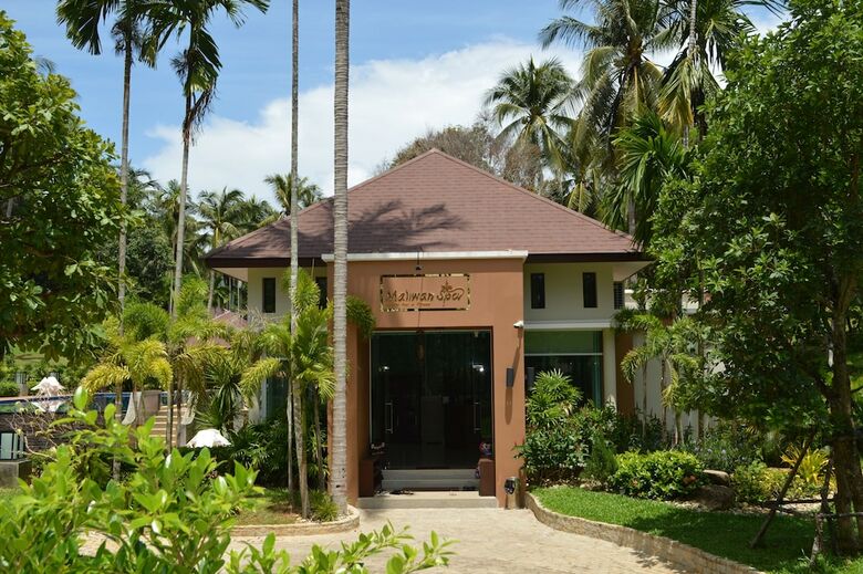 Victoria Cliff Hotel & Resort