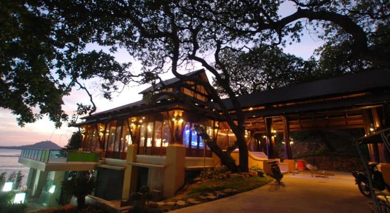 Victoria Cliff Hotel & Resort