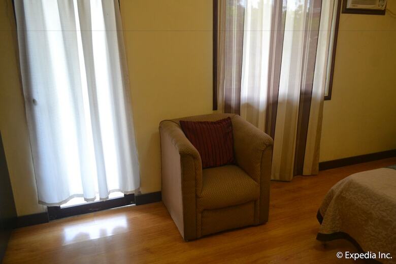 Hotel Twin Pines Suites